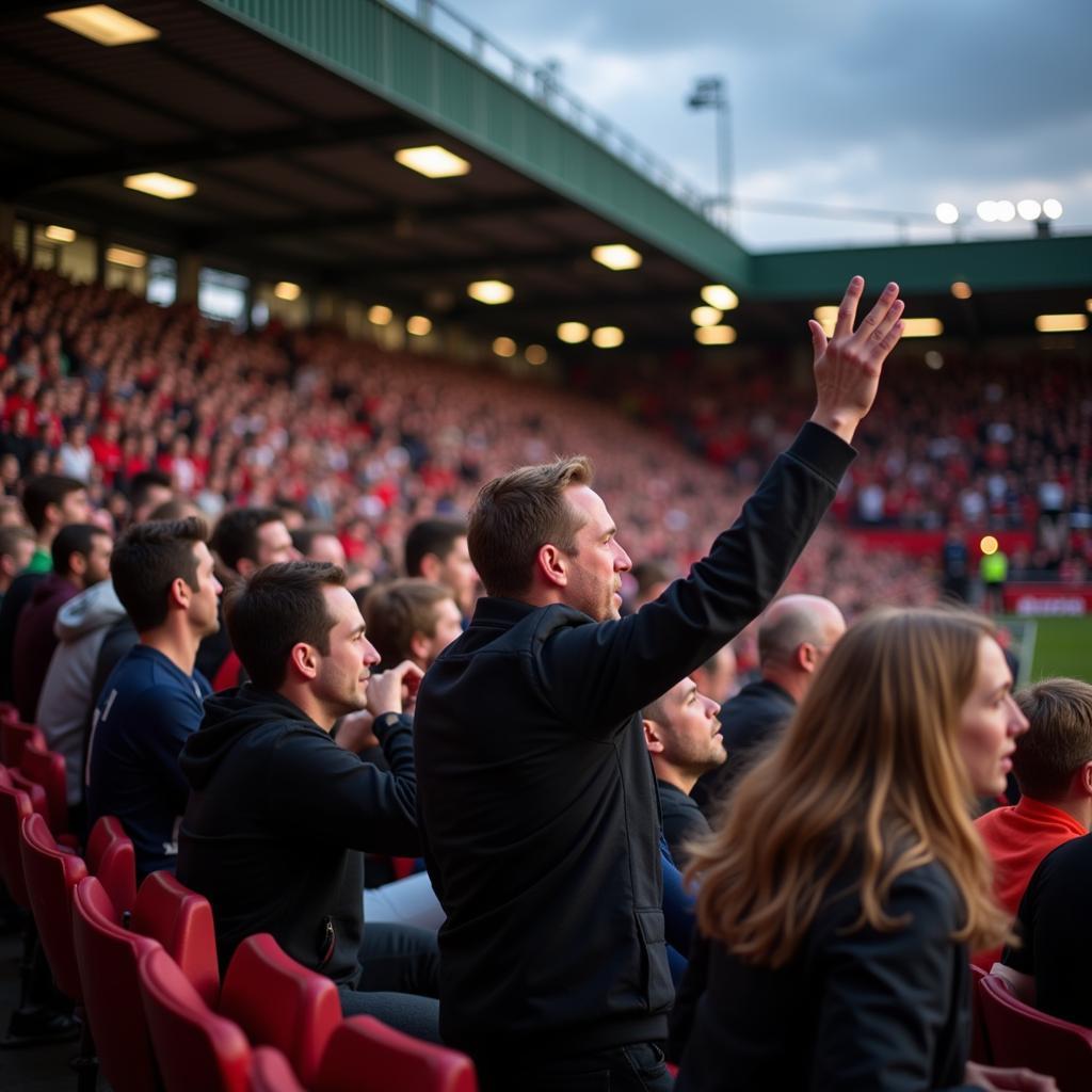Khán đài Broadfield Stadium chật kín khán giả